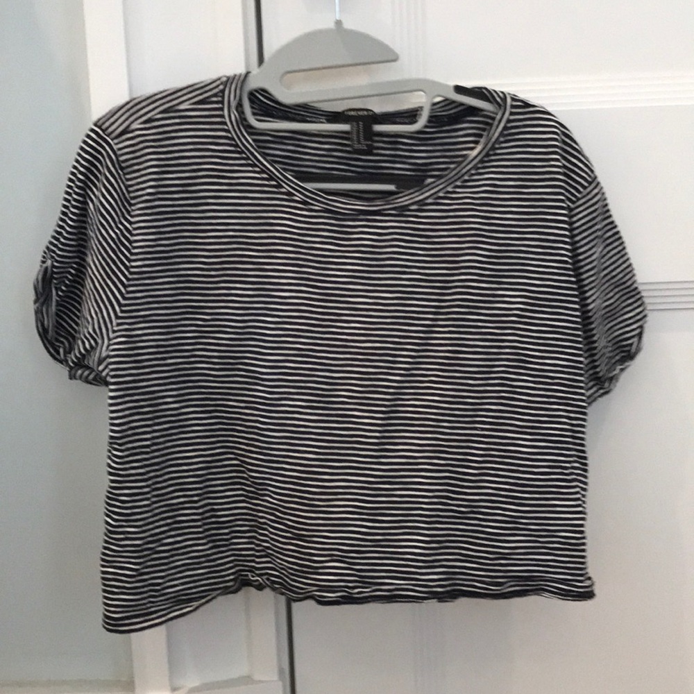 Forever 21 cropped T-Shirt